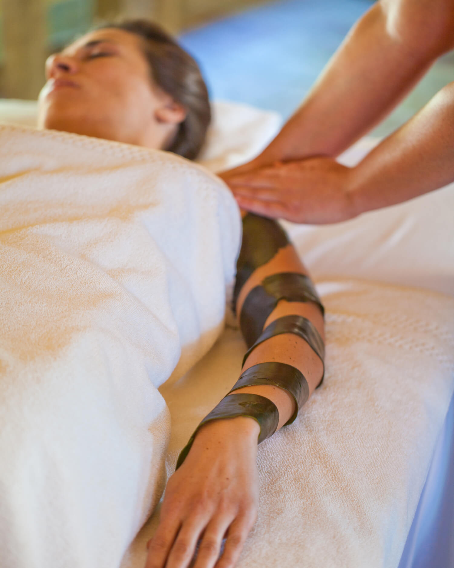 Seasonal Cocoon and Full-Body Massage
